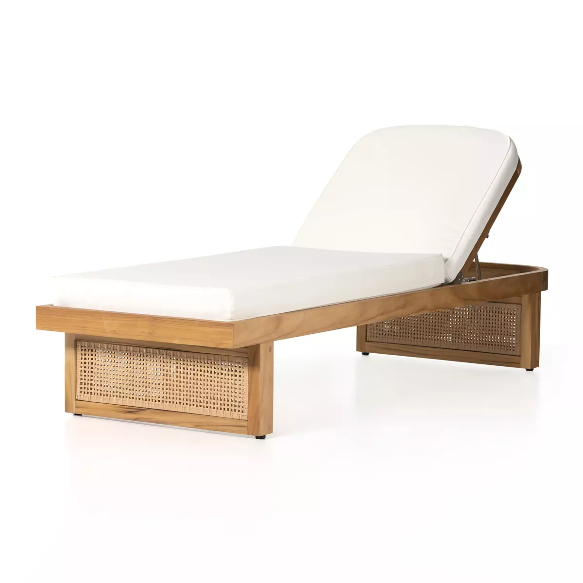 Outdoor wicker online chaise